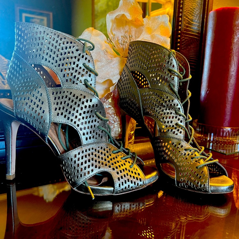 Josie heels